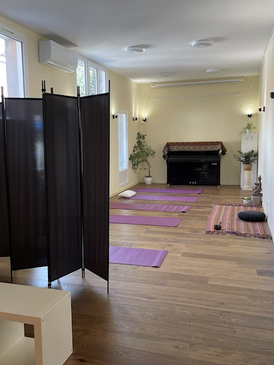 La salle des Muses de l'Espace Musset en format salle de Yoga